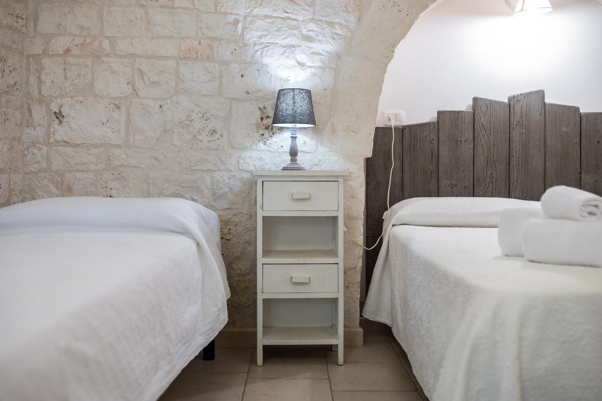 Trulli Di Mezza Villa ชิสแตร์นีโน ภายนอก รูปภาพ